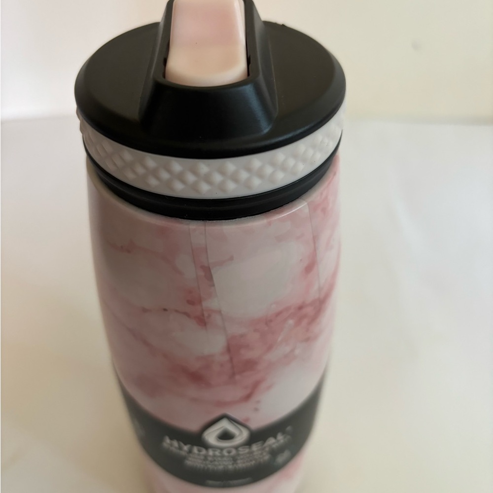 Hydroseal stainless steel double wall insulated bottle with flip straw lid 32oz